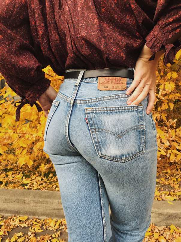 Close up of Jacqs' butt showing off vintage Levi's 